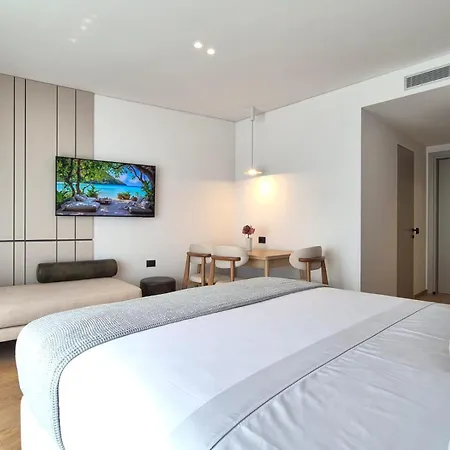 Helia Boutique - Seaside 4*