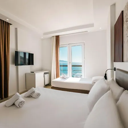 Helia Boutique - Seaside