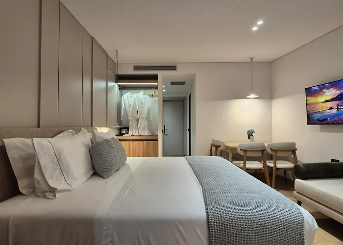 Helia Boutique - Seaside 4*