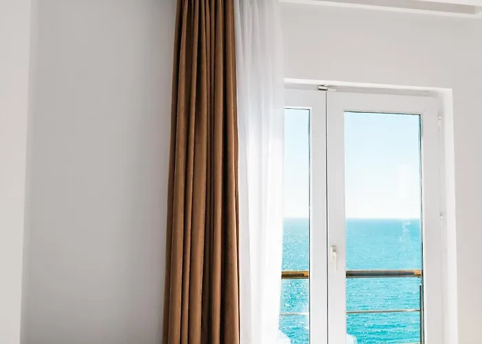 Otel Helia Boutique - Seaside 4*